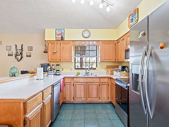 4th image of 410 SW Quail Heights Ter