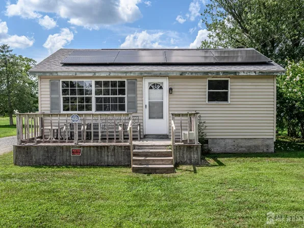 93 N Maple Ave, Tuckerton, NJ 08087