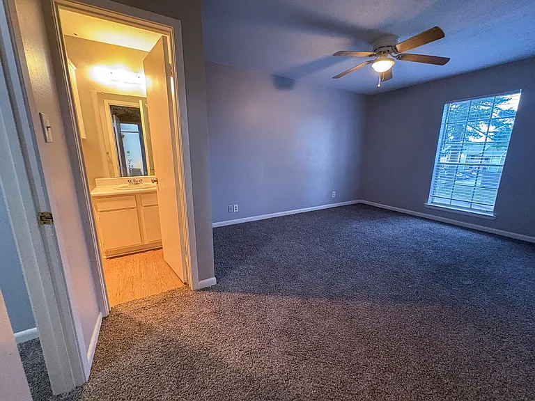 Wyndham Hill Apartments conveniently located in Southeast Tyler — Photo 33