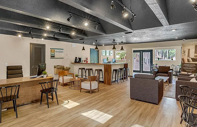 Courtney Cove Apartment Homes — Photo 4