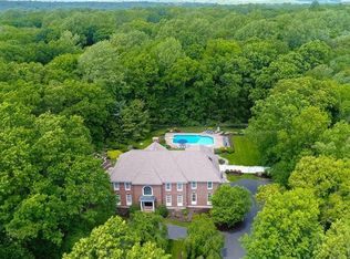 47 Cherry Gate Ln, Trumbull, CT 06611