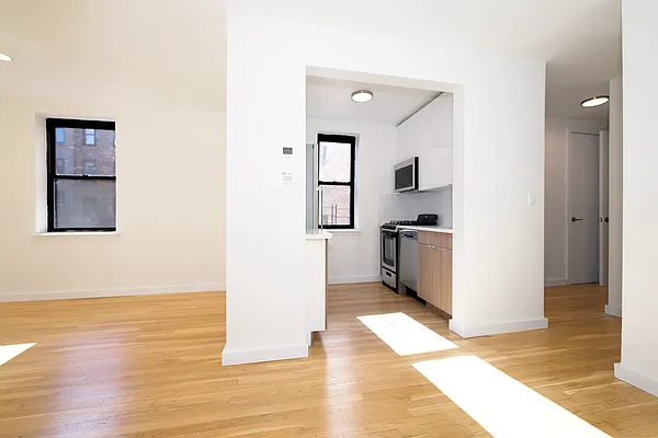 Rented by Buchbinder & Warren | media 2