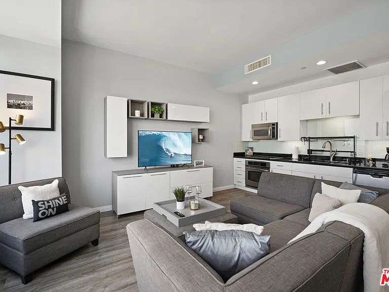 1100 Wilshire Blvd #2201 — Photo 5