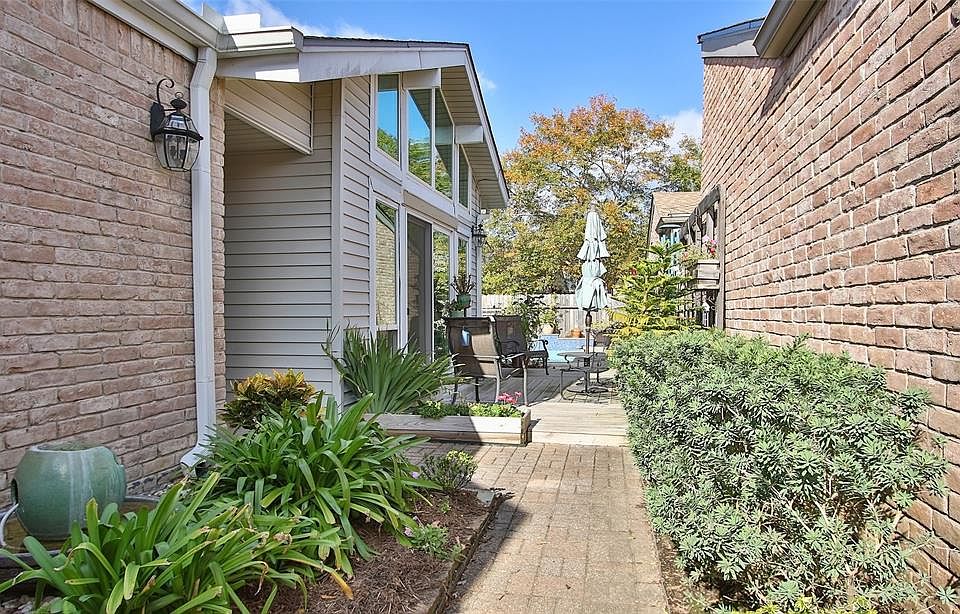1st image of 834 Fleetwood Place Dr