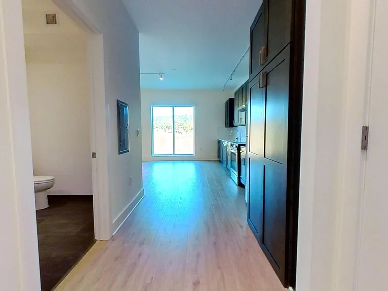 30 Edgewater Pl — Photo 7