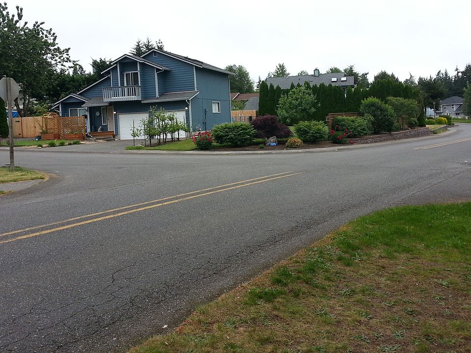 1st image of 1535 NW Lakehill Cir