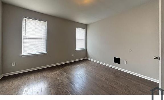 4th image of 5515 Ludlow St