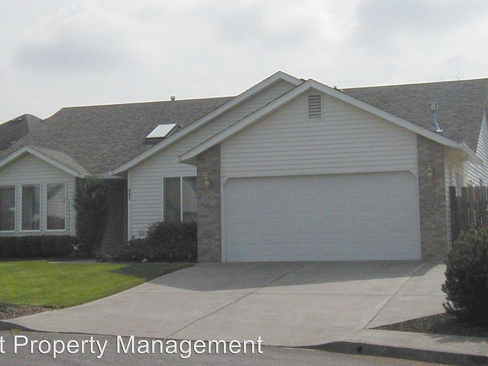 1st image of 4419 NE 123rd Cir