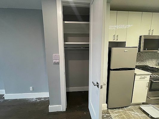 4th image of 318 E 126th St APT 5H