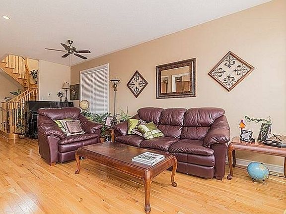 5th image of 34 Isabella Garden Ln