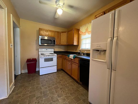 kitchen with appliances
