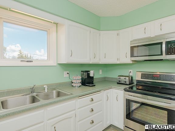 4th image of 1658 Bridgewater Dr