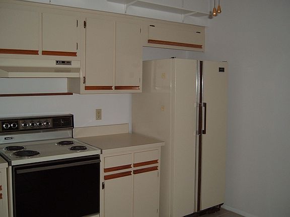 2nd image of 178 Pine Knoll Ct