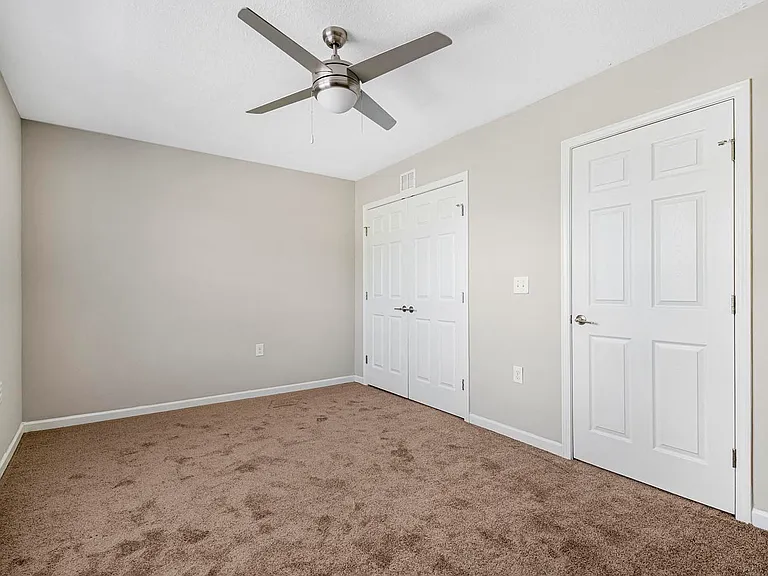 Ravenwood Crossing — Photo 26