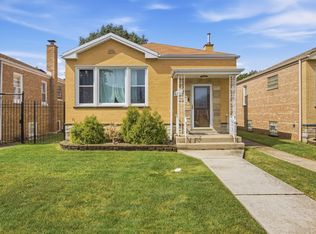 8222 S Albany Ave, Chicago, IL 60652