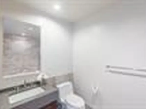 1000 Avenue At Port Imperial image 11 of 32