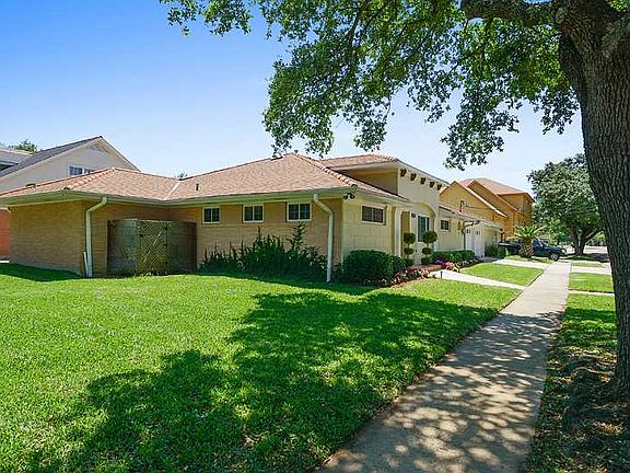 2nd image of 1654 Burbank Dr