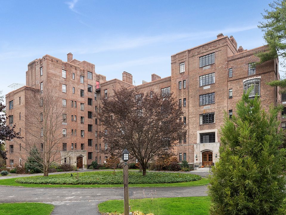 1st image of 100 Ardsley Ave W #5D