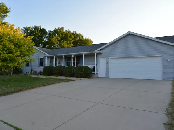 208 S 7th Ave, Saint Nazianz, WI 54232