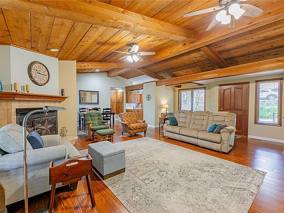 5th image of 36 Kensington Dr