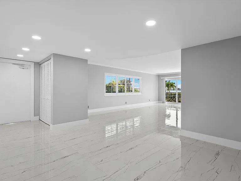 3040 Lake Shore Dr #101 — Photo 10