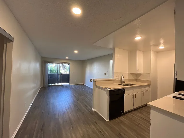 951 S. Oxford Ave. — Photo 55