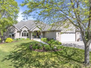 2720 Monarch CIRCLE, Sheboygan, WI 53083