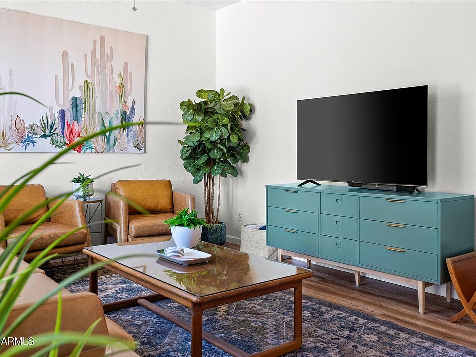 1st image of 500 N ROOSEVELT Avenue #140