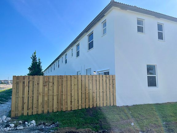 4th image of 2776 SE 26th Ave