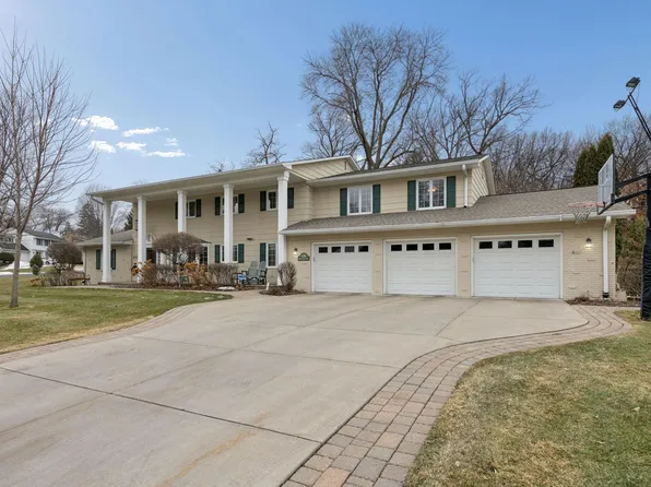 6716 W Shore Dr, Edina, MN 55435