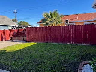 322 Hinkley Ave — Photo 4