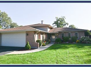 18547 Willow Ln, Lansing, IL 60438