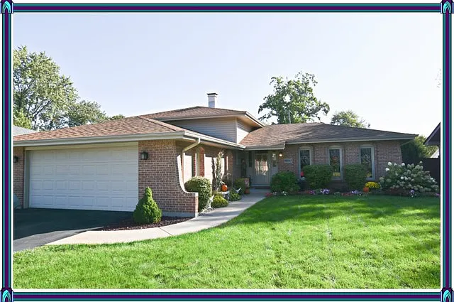 18547 Willow Ln photo 1