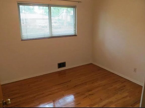 3rd image of 2944 S Winona Ct