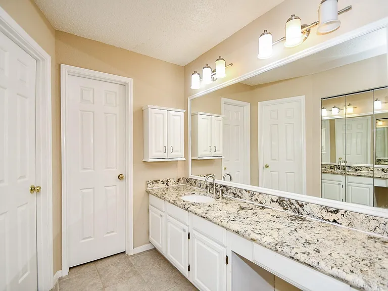 3402 Hidden Creek Dr — Photo 11