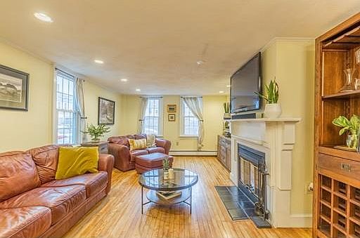 2nd image of 32 Temple St #1
