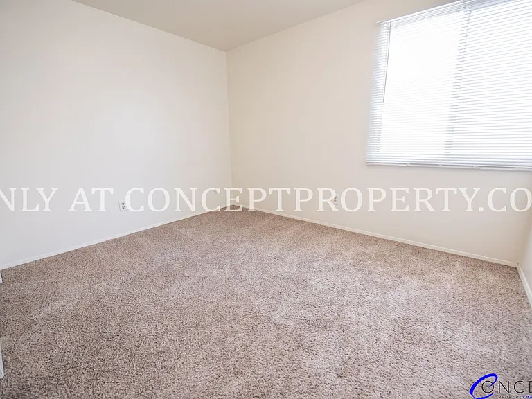 Ponderosa — Photo 30