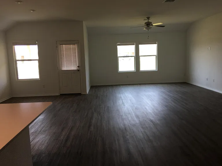 306 Montego St — Photo 13