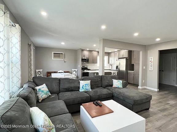 3rd image of 61 K St Unit 1