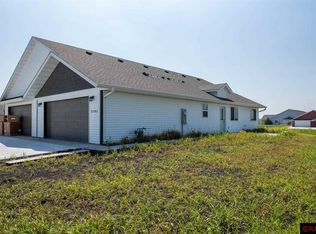 3101 Scotch Ln, Mankato, MN 56001