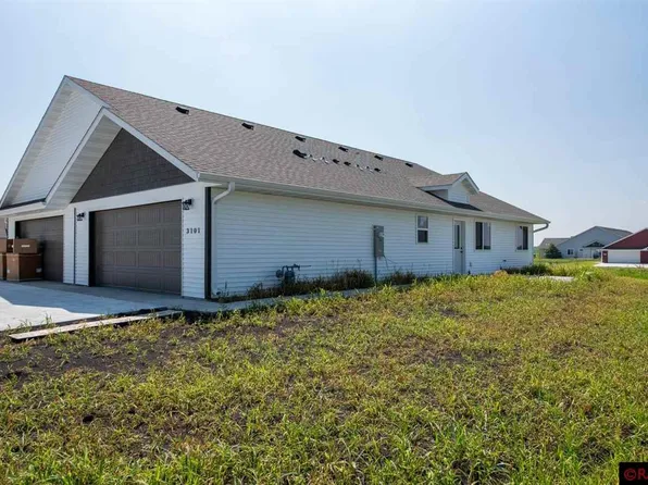 3101 Scotch Ln, Mankato, MN 56001