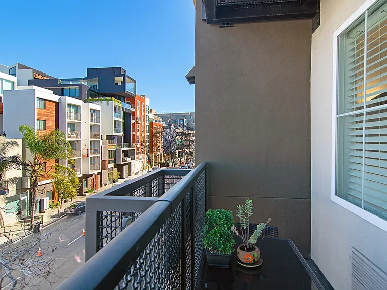 1970 Columbia St #406 — Photo 32