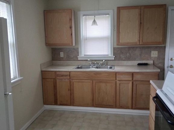 4th image of 2137 Boas St