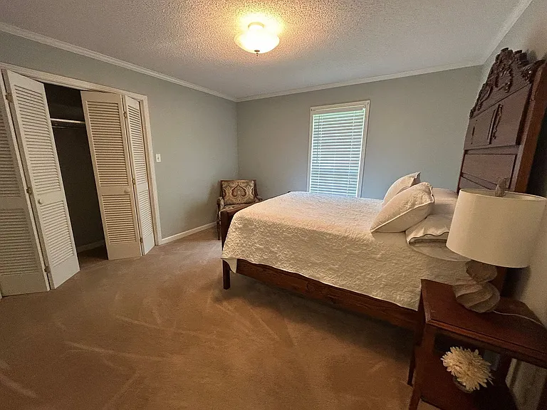 1393 W Main St — Photo 10