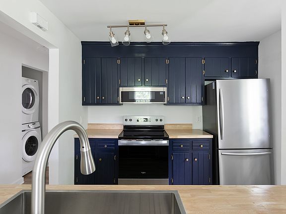 2nd image of 1704 Choate Pl #A