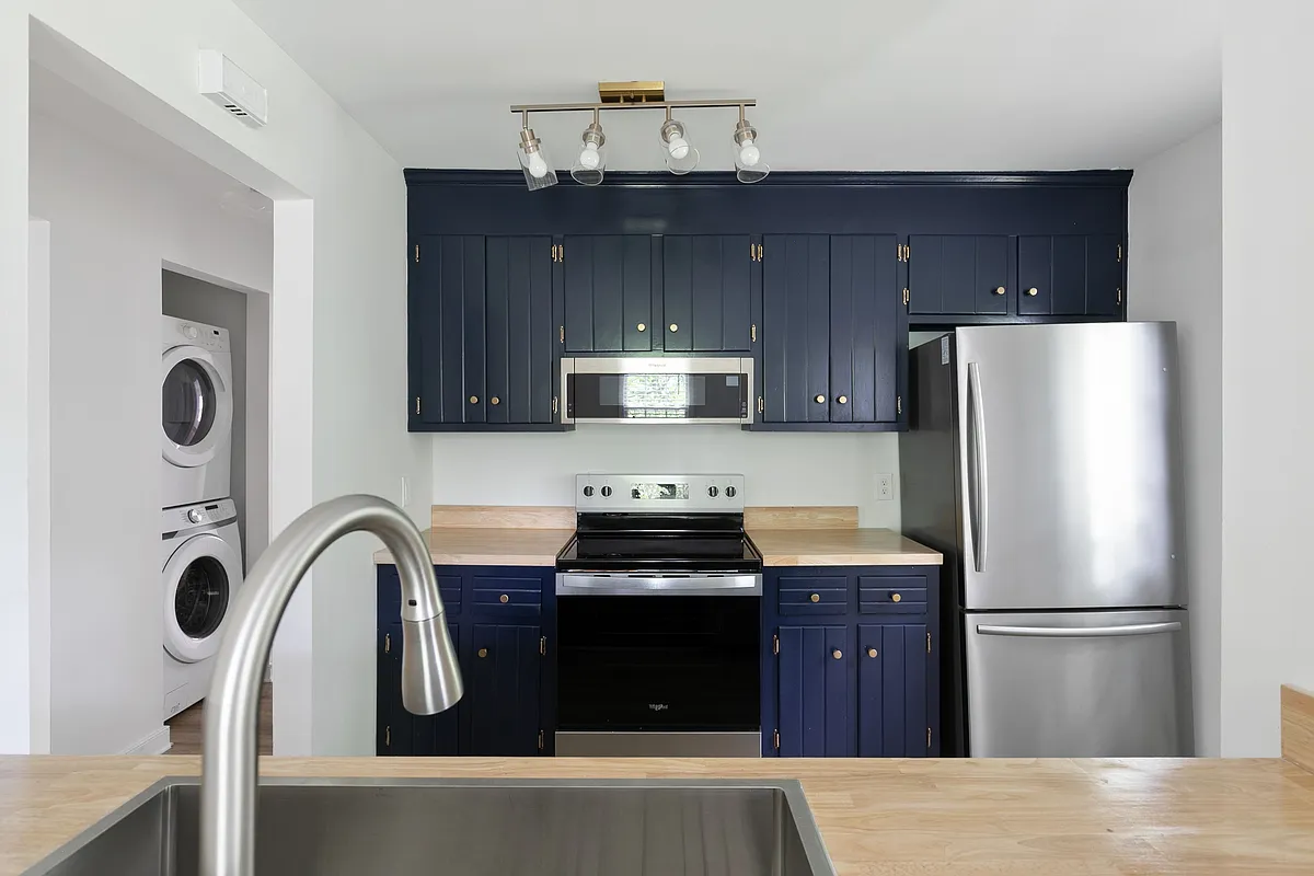 Building Photo - 1704 Choate Pl #A