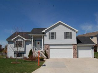 166 Kelvington Dr, Sun Prairie, WI 53590