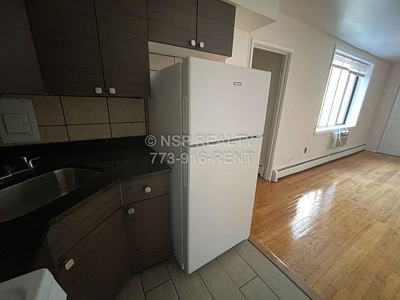 3rd image of 1515 W Morse Ave #4405