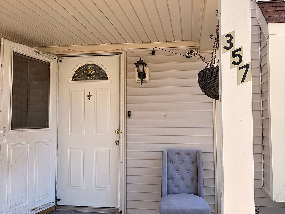 1st image of 357 Hawthorne St