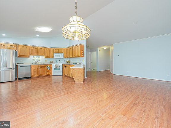 4th image of 33802 Bethany Dr